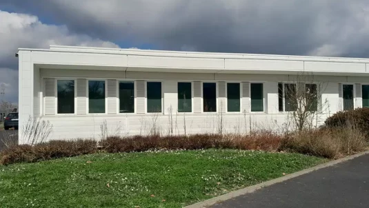 vue du batiment de Polleniz 49 dans le maine et loire